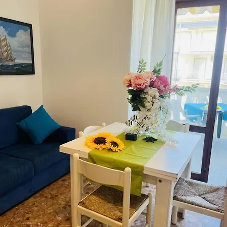 Comfy Seafront Apartment-beahost Lägenhet *