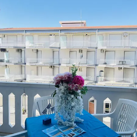Comfy Seafront Apartment-beahost Lejlighed *