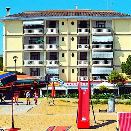 Comfy Seafront Apartment-beahost *