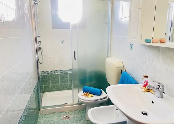 Comfy Seafront Apartment-beahost